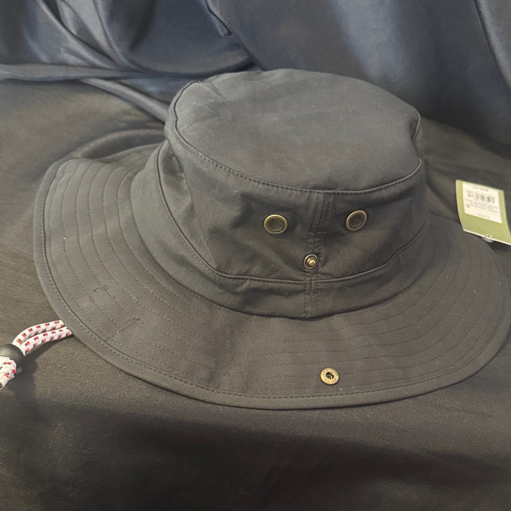 Classic Black Wide Brim Bucket Hat | NWT
